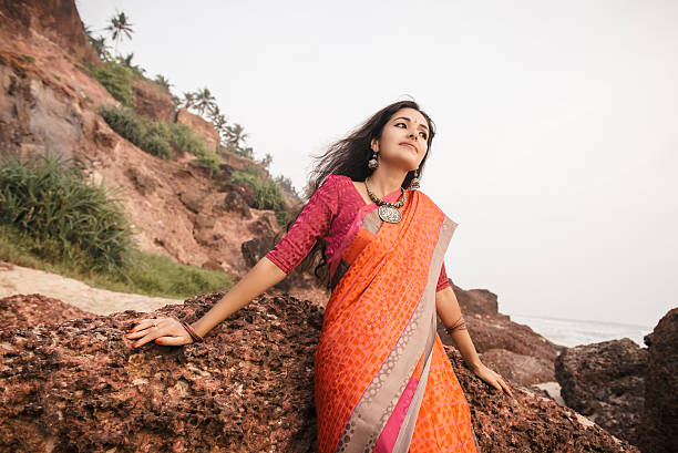 istock Indian woman in beautiful saree 512058150