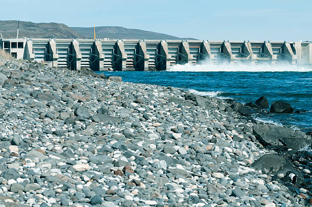 istock Rocky beach and hydroelectric dam on river in Washington state 512061461