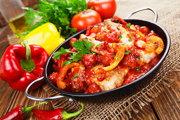 istock Chicken in a sauce of tomato and pepper 512094144
