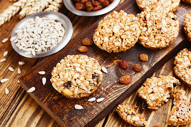 istock Cookies with raisins and sunflower seeds 512094918