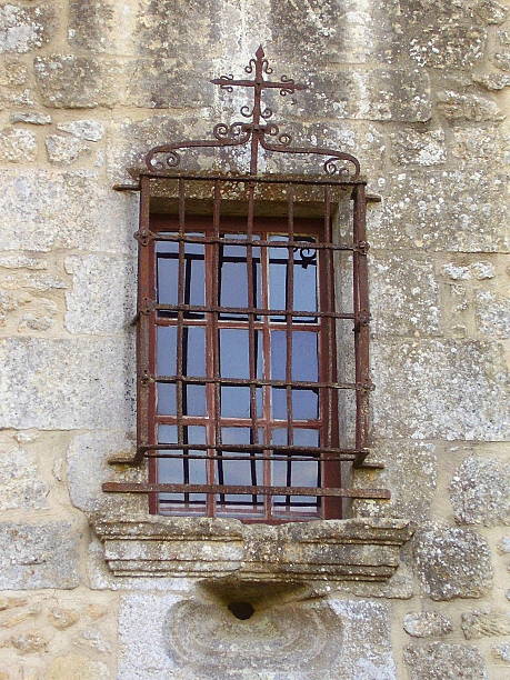 medievale bifora finestra - mullion windows foto e immagini stock