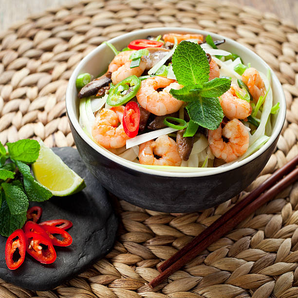 istock Prawn rice noodles asian food 512109168