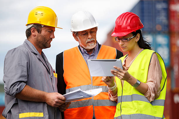 istock Inspestions at commercial transport dock 512122880