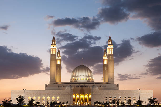 великая мечеть в nizwa, оман - nizwa стоковые фото и изображения