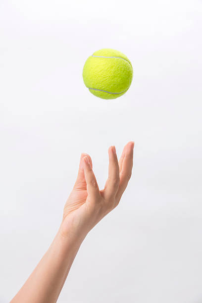 balle de tennis - lancer photos et images de collection