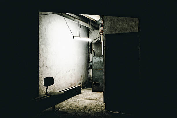 istock abandoned industrial building room 512143288
