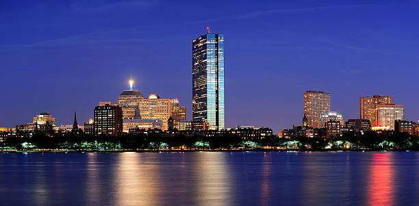 istock Urban City night scene 512147552