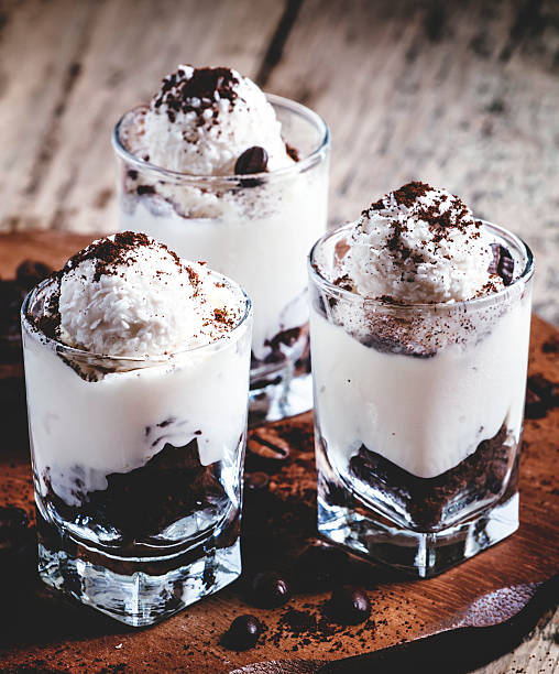 istock Sweet dessert with vanilla ice cream, chocolate cookies 512150092