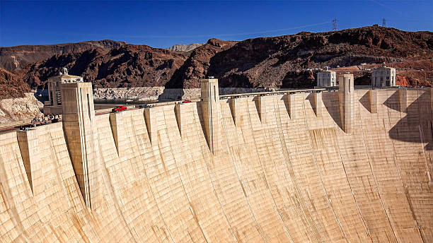 istock Tourists and Traffic at Hoover Dam 512155202