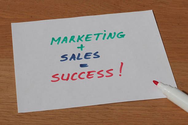 istock Business note about marketing and sales with pen 512156643