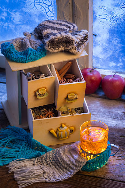 istock Hot tea leaf on a frosty evening 512156697