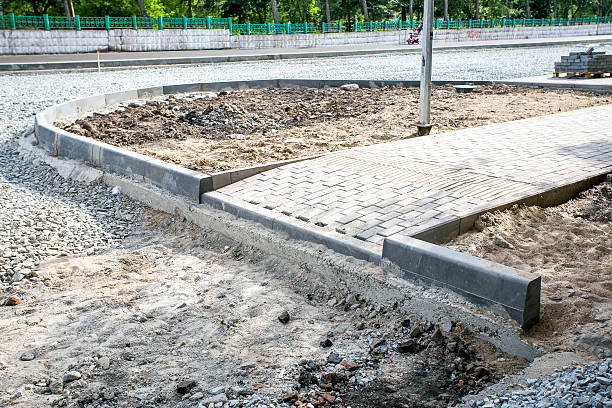 Road construction site, stones and gravel Road construction site, roadside stones and gravel kerbstone stock pictures, royalty-free photos & images