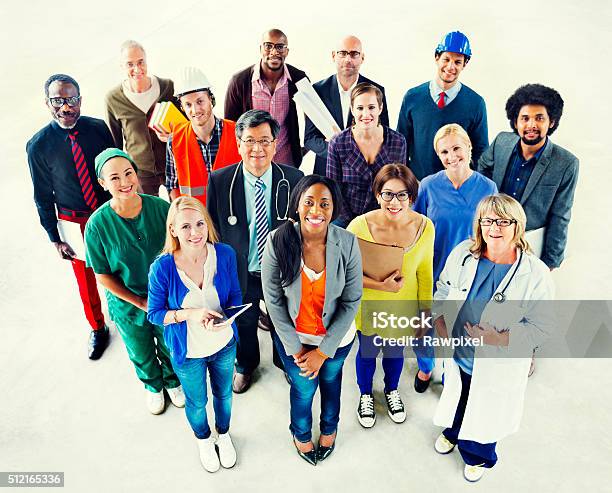 Grupo De Diversas Multiétnica Población Varios Puestos De Trabajo Concepto Foto de stock y más banco de imágenes de Oficio