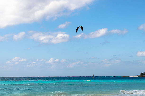 istock Kitesurfing in the Caribbeans 512169136