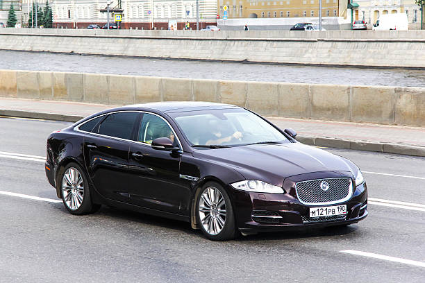 jaguar xj - jaguar xj photos et images de collection