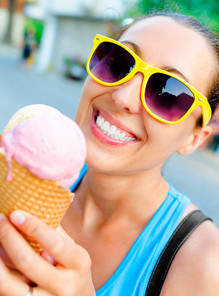 istock Ice cream girl 512171303