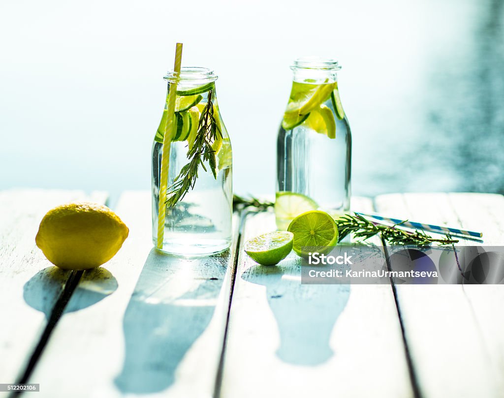 Maison des vitamines, renforcée de l'eau - Photo de Été libre de droits