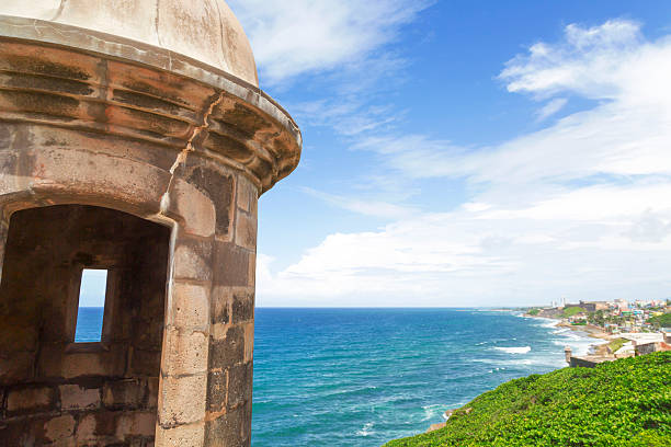 sentry box - horizon over water old san juan san juan puerto rico puerto rico stock-fotos und bilder