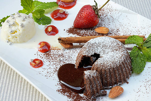 istock Chocolate lava with homemade ice cream. 512221434