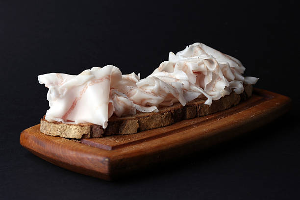 istock Sandwich with thin slices of salted lard 512221466