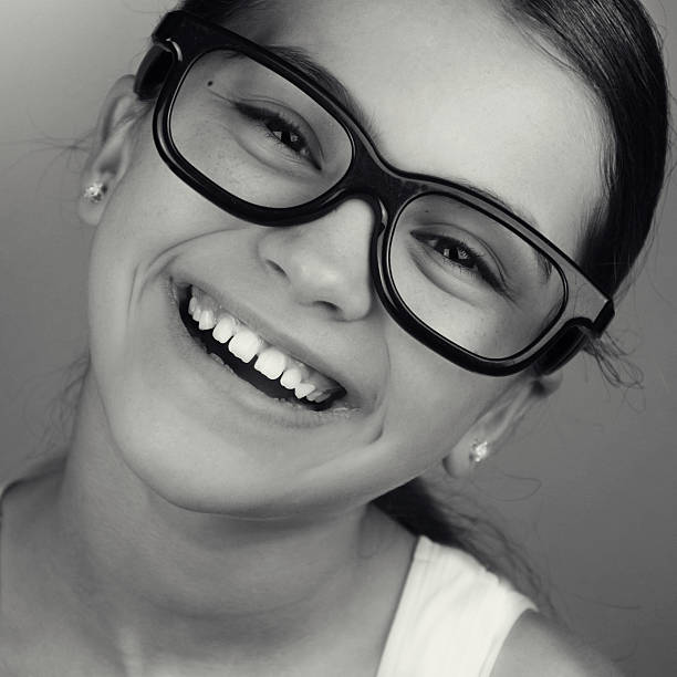 istock Young girl in glasses and text Snellena. 512223008