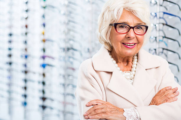 istock Female client of optical shop 512229308