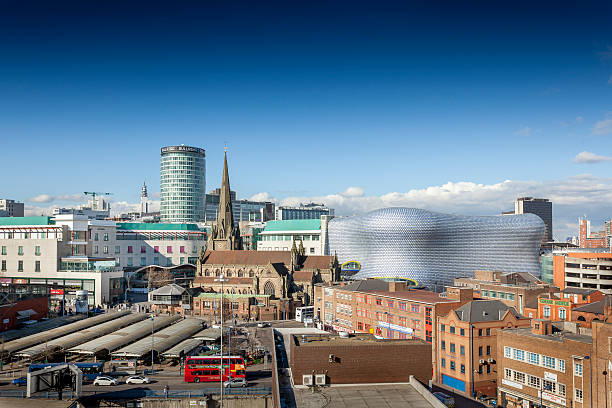 Birmingham city centre, Rotunda, Bull Ring, Selfridges, Market. View of the Birmingham skyline including the church of St Martin, the Bullring shopping centre and the outdoor market. Birmingham, England, UK, Western Europe west midlands photos stock pictures, royalty-free photos & images