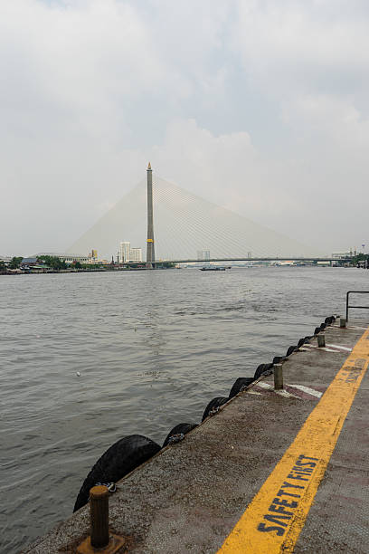 istock Pier on Chao Praya river, Bangkok, Thailand 512274202