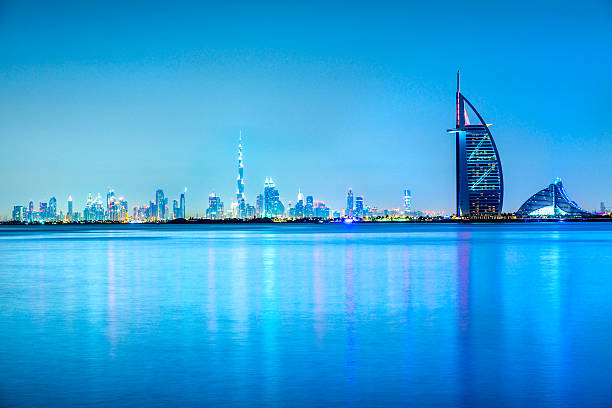 두바이의 스카이라인과 부르지 알 아랍의 스트르셰도체스키 스카이라인 호텔, 두바이 - dubai 뉴스 사진 이미지