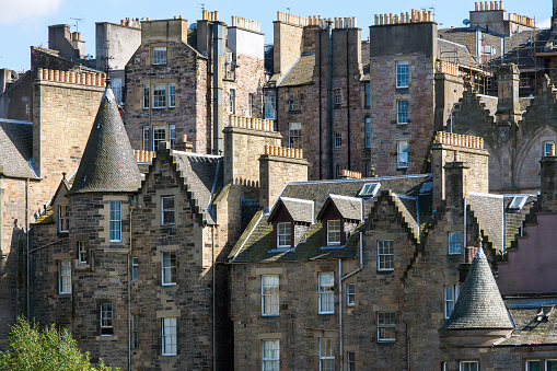 Buildings in at the Royal Mile in downtown Edinburgh