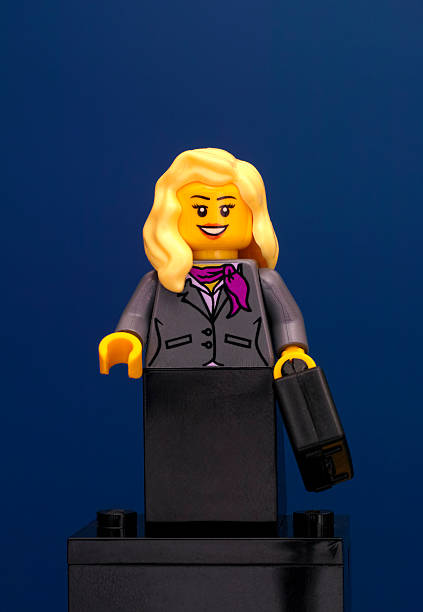 caja de cartón metano En general Empresaria Lego Minifigure Con Maleta Negro Foto de stock y más banco de  imágenes de Mujeres - Mujeres, Negocio, Ejecutiva - iStock