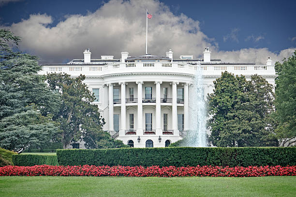 istock White House Portico and Lawn 512298664