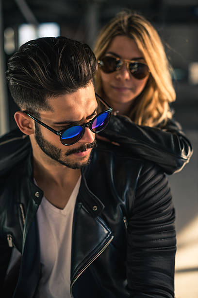 istock Fashionable couple 512303494