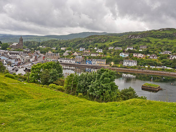 istock Tarbert fishing village 512308707