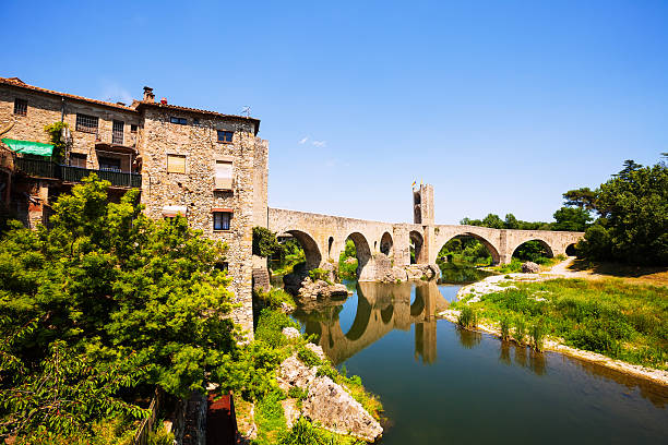 istock Old european town with antique bridge 512311767