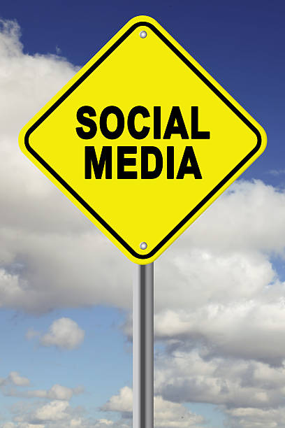 istock Yellow Social Media cautionary road sign 512321965