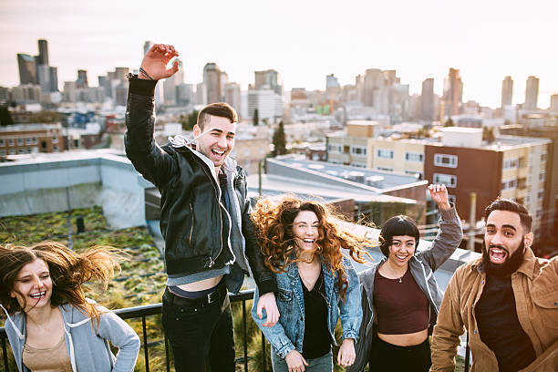 istock Group of Friends in Seattle City Setting 512329284