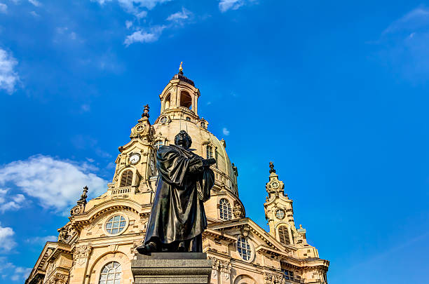 istock Church of our Lady in Dresden 512331314