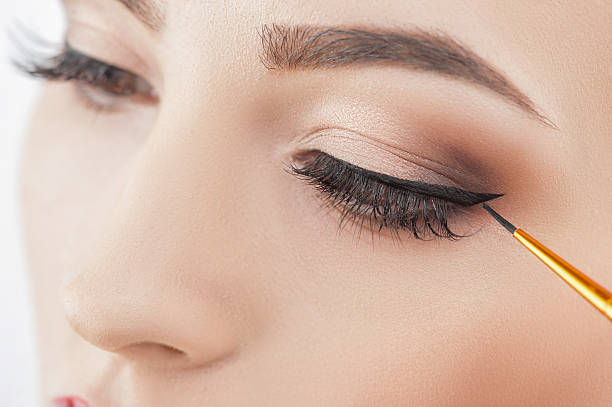 istock Pretty healthy girl in doing wonderful make-up 512331438