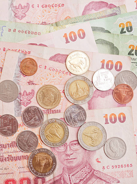 tailandia dinero - moneda de veinte cinco centavos fotografías e imágenes de stock