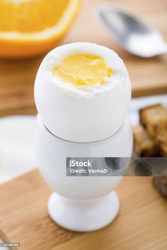 Frühstück mit weichen, gekochte Eier und toast Soldaten - Lizenzfrei Brotsorte Stock-Foto
