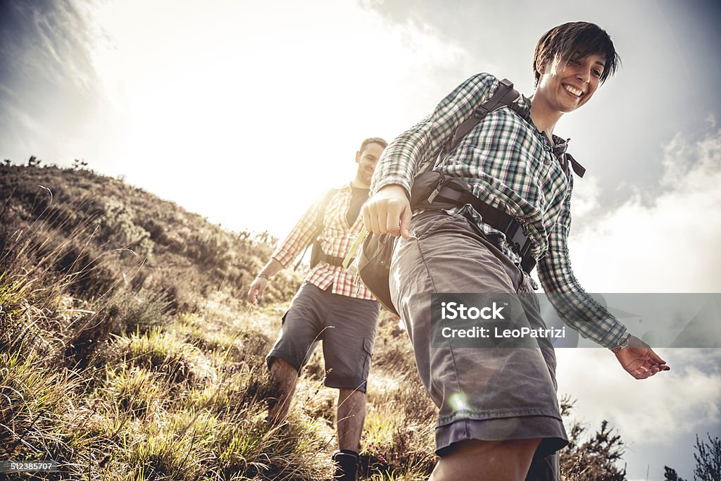 Paar Wandern in die Berge - Lizenzfrei Wandern Stock-Foto