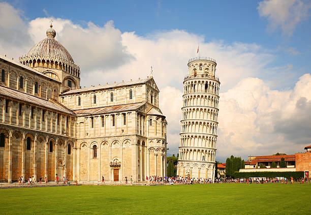 istock Leaning tower of Pisa, Italy 512388019