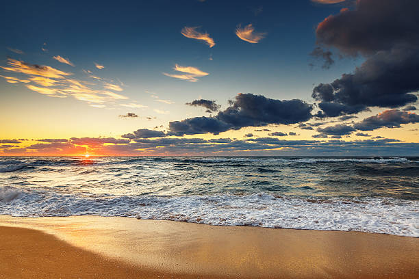 istock Beautiful cloudscape over the sea 512399734