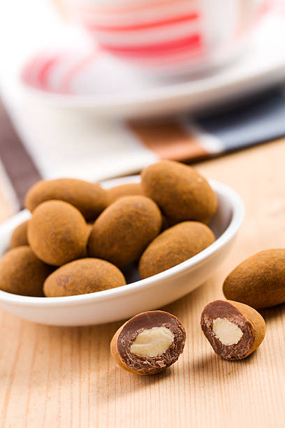 almonds in chocolate with cinnamon