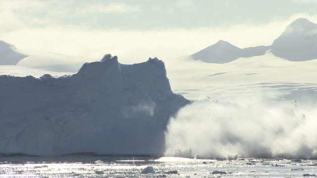 Iceberg crashing