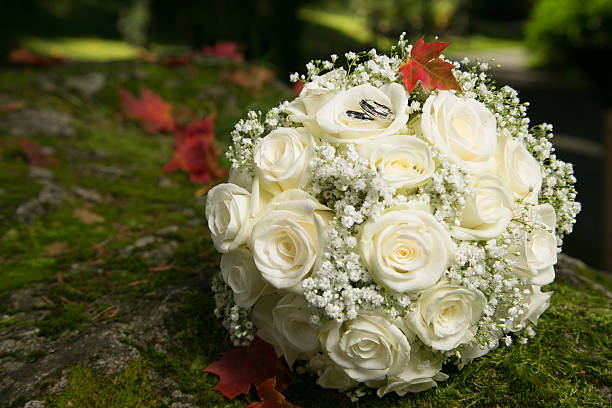 Obrączki w bridal Bukiet – zdjęcie