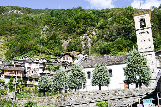 The rural village of Vogorno on Verzasca valley The rural village of Vogorno on Verzasca valley, Switzerland vogorno stock pictures, royalty-free photos & images