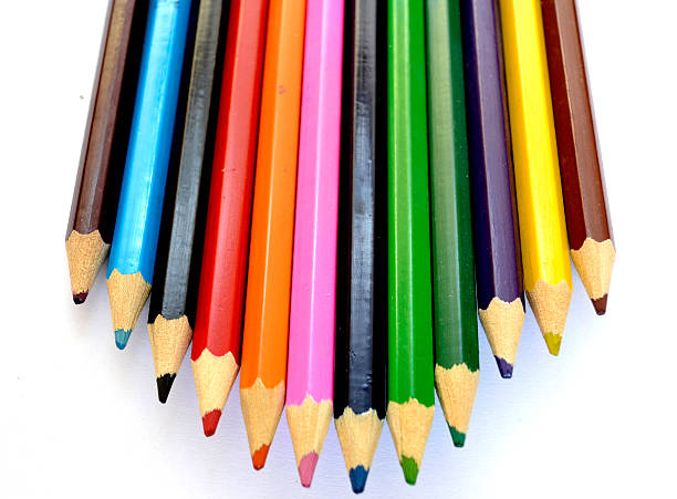 istock crayons arranged in the form of an arc 512477149