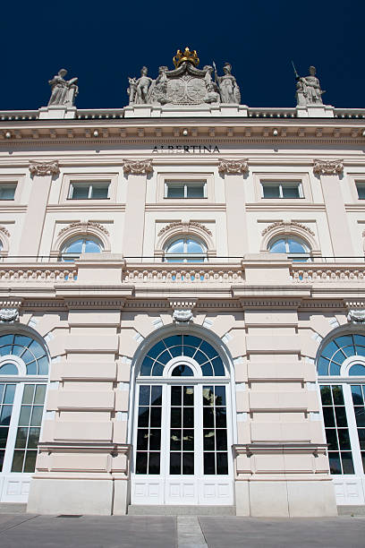 istock Rows of windows, old architecture of Vienna. 512480073